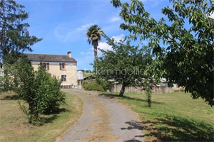propriete à la vente -   64350  LUCARRE, surface 220 m2 vente propriete - UBI477406949